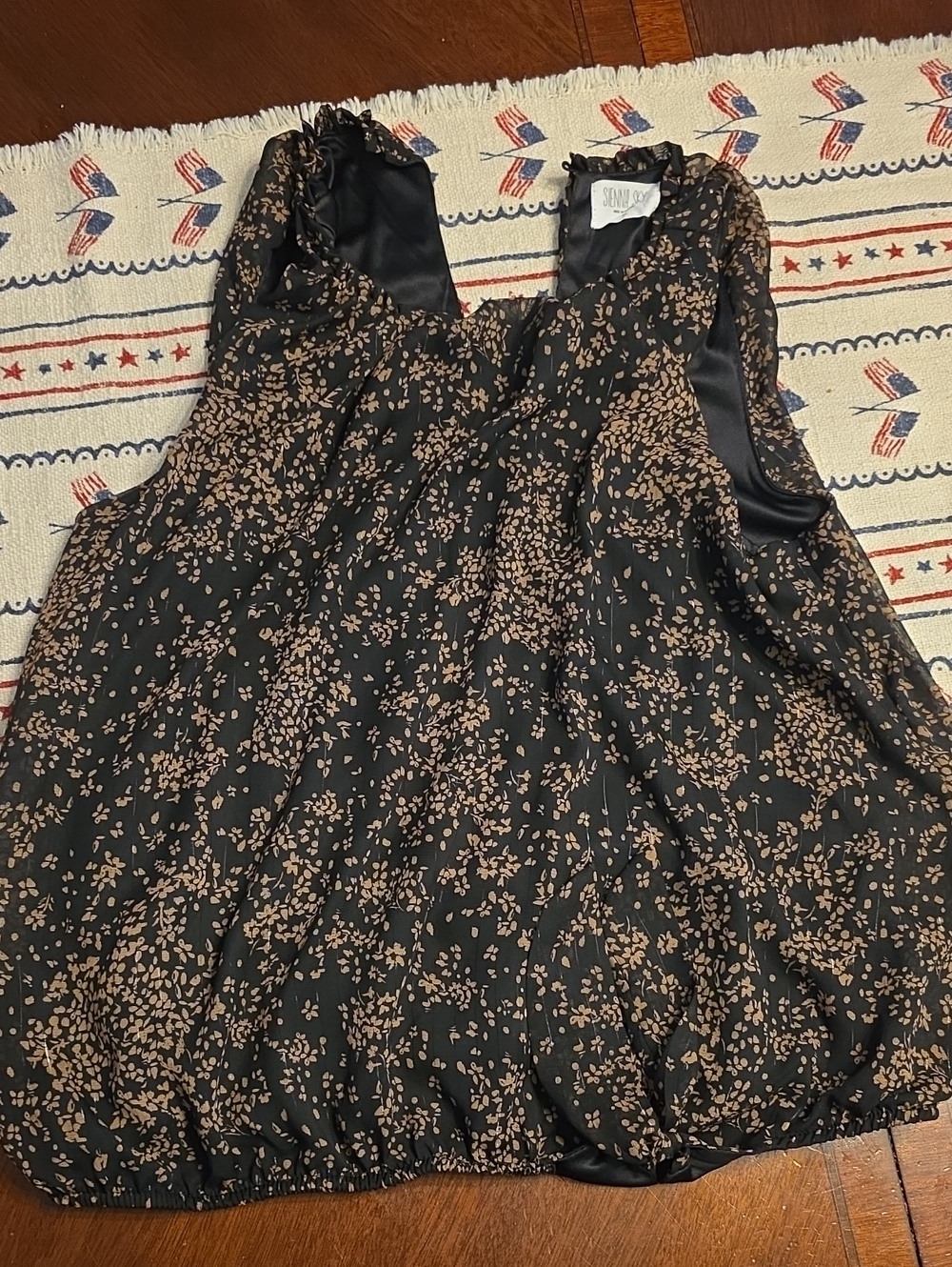 Black Floral Sleeveless Bubble Hem Top